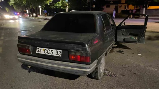 Kocaeli'de 2 otomobil çarpıştı: 2 yaralı