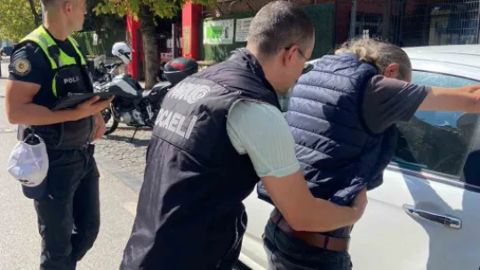 Kocaeli'de 26 ekip, okul çevrelerini narkotik ablukaya aldı