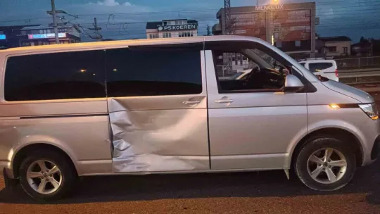 Kocaeli'de 3 araç kazaya karıştı: 1 yaralı