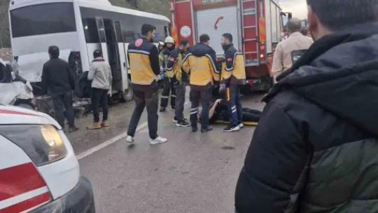 Kocaeli'de 3 araçlı zincirleme kaza: Yaralılar var