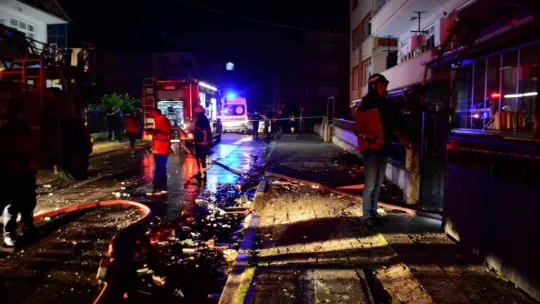 Kocaeli'de 3 katlı binada büyük patlama!