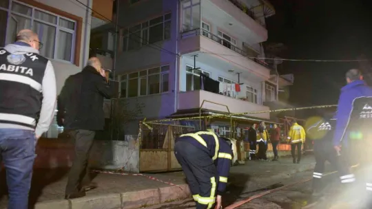 Kocaeli'de 3 katlı binada büyük patlama!