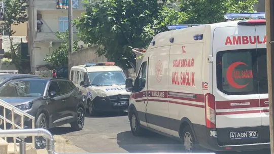 3 katlı binada korkutan yangın
