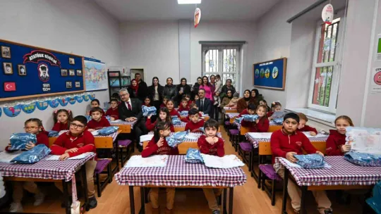 Kocaeli'de 425 bin öğrenci karne heyecanı yaşadı