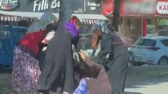 Kocaeli'de 7 dilenci kadın birbirine girdi