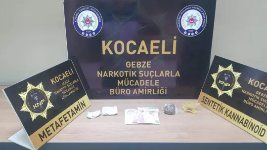 Kocaeli'de 700 paket gümrük kaçağı sigara ele geçirildi