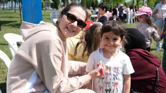 Kocaeli'de anneler ve çocukları gün boyunca eğlenceye doydu