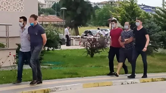 Kocaeli'de ATM dolandırıcıları polisin takibiyle yakalandı