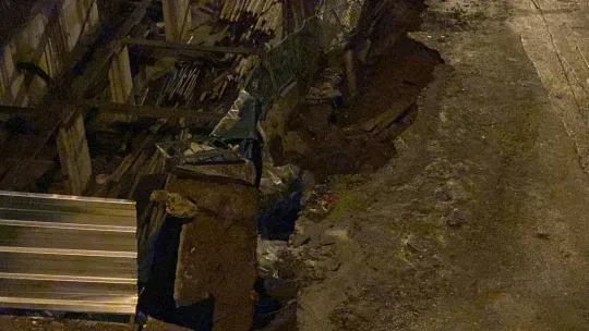 Kocaeli'de aynı mahallede ikinci kez istinat duvarı ve yol çöktü