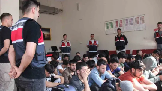 Kocaeli'de bin 419 düzensiz göçmen sınır dışı edildi