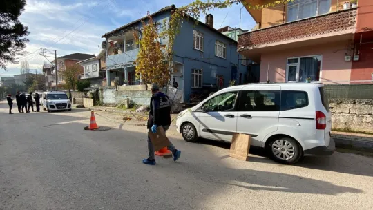 Kocaeli'de bir şahıs göğsünden bıçaklandı