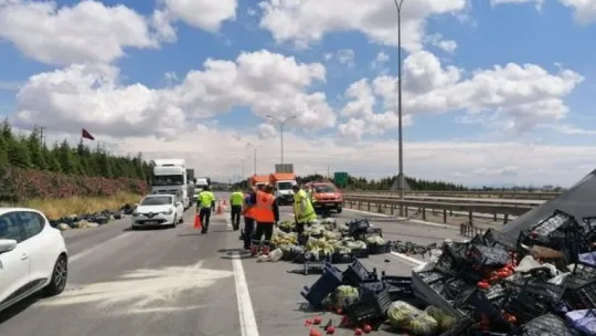 Kocaeli'de büyük kaza! 2 TIR birbirine girdi