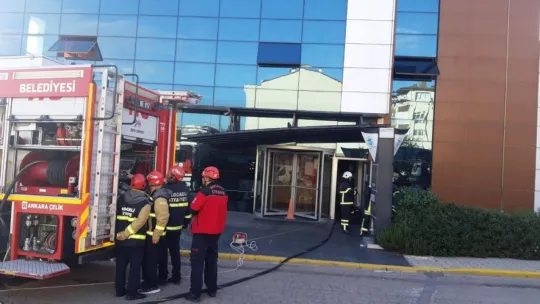Kocaeli'de Deniz Ticaret Odası'nda yangın paniği