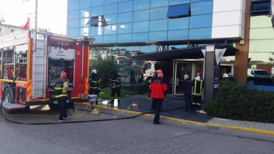 Kocaeli'de Deniz Ticaret Odası'nda yangın paniği