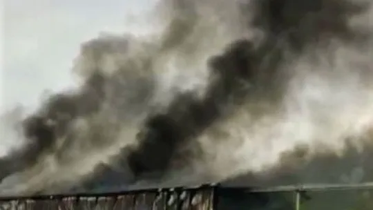 Kocaeli'de depo alevlere teslim oldu!
