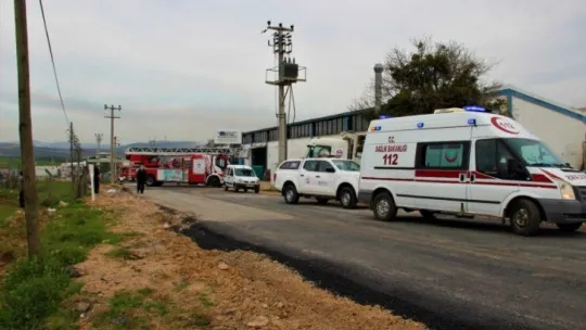 Kocaeli'de depo alevlere teslim oldu!