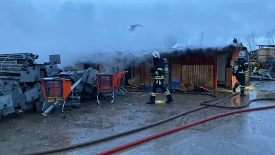 Kocaeli'de depo cayır cayır yandı