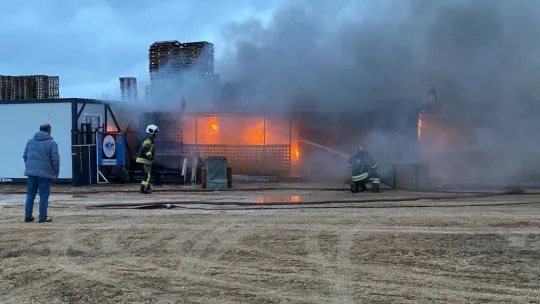 Kocaeli'de depo cayır cayır yandı