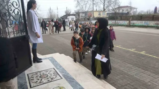 Kocaeli'de depremzede öğrenciler ders başı yaptı