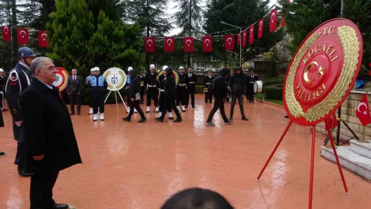 Kocaeli'de eller Çanakkale şehitleri için semaya açıldı