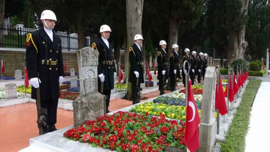 Kocaeli'de eller Çanakkale şehitleri için semaya açıldı