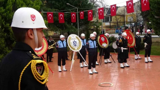 Kocaeli'de eller Çanakkale şehitleri için semaya açıldı