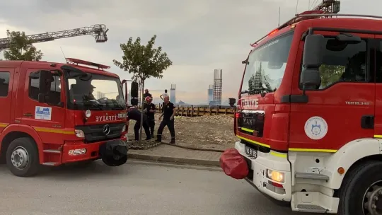 Kocaeli'de fabrika inşaatında yangın çıktı
