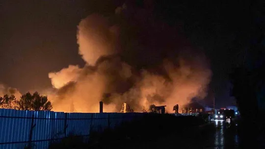 Kocaeli'de fabrikada çıkan yangın böyle görüntülendi