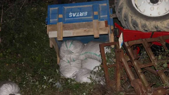 Kocaeli'de feci kaza, evlerine 50 metre kala traktör devrildi: 1 ölü, 3 yaralı