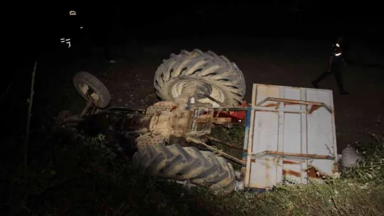 Kocaeli'de feci kaza, evlerine 50 metre kala traktör devrildi: 1 ölü, 3 yaralı