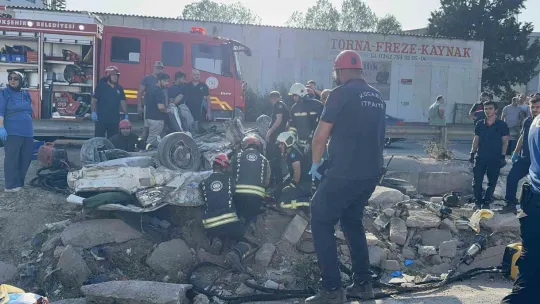 Kocaeli'de feci kaza: Ölü ve yaralılar var