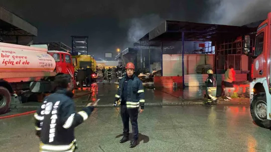 Kocaeli'deki büyük yangında 1 kişi öldü