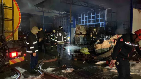Kocaeli'deki büyük yangında 1 kişi öldü
