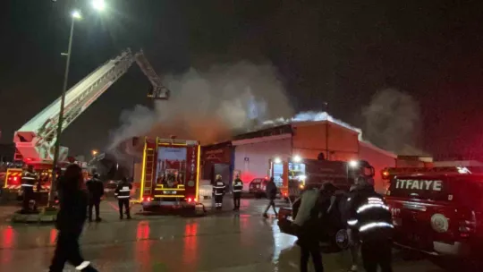 Kocaeli'deki büyük yangında 1 kişi öldü