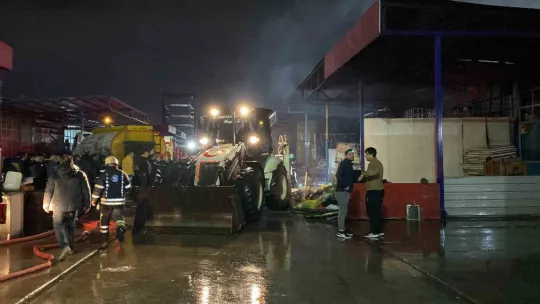 Kocaeli'deki büyük yangında 1 kişi öldü