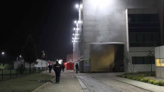 Geri dönüşüm fabrikası yandı!