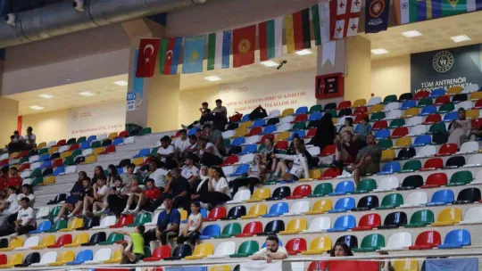 Kocaeli'de güreş heyecanı sürüyor