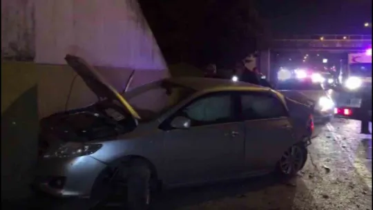 Kocaeli'de iki araç çarpıştı: 3 yaralı