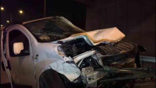 Kocaeli'de iki araç çarpıştı: 3 yaralı