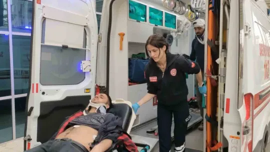 Kocaeli'de iki işçi servisi kafa kafaya çarpıştı: 6 yaralı