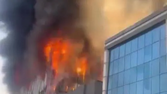 Kocaeli'de iş yerinde yangın, çok sayıda ekip sevk edildi