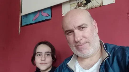 Kamyon otomobillerin arasına daldı: 2 kardeş öldü, anne ağır yaralı