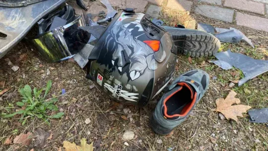 Kocaeli'de kamyonetle çarpışan motosiklet sürücüsü ağır yaralandı