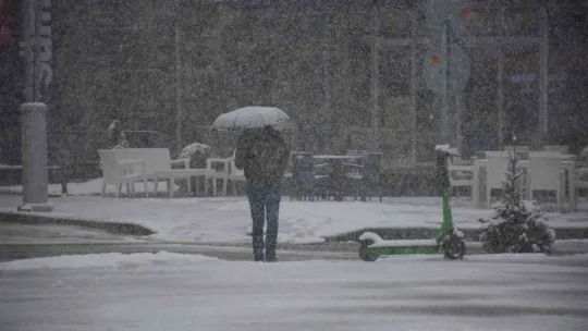 Kocaeli'de kar yağışı etkili oluyor