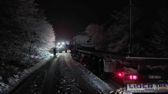 Kocaeli'de kar yağışı zor anlar yaşattı