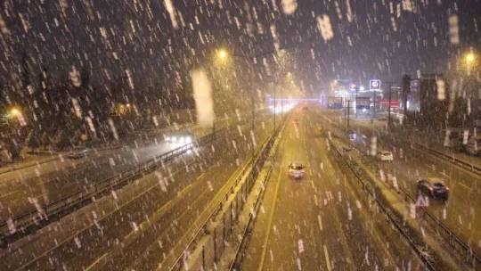 Kocaeli'de kar yağışı zor anlar yaşattı