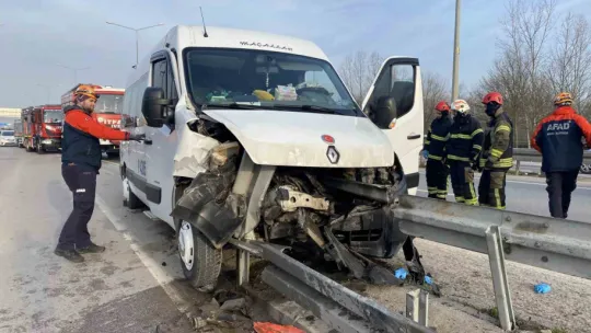 Kocaeli'de kaza: Sürücünün bacağı koptu