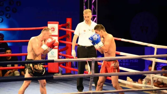 Kocaeli'de kick boks coşkusu yaşandı