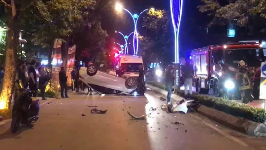 Otomobil takla attı: yaralılar var