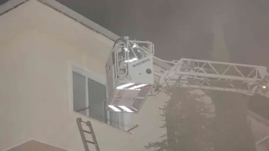 Kocaeli'de korkutan yangın: 7 kişi dumandan etkilendi